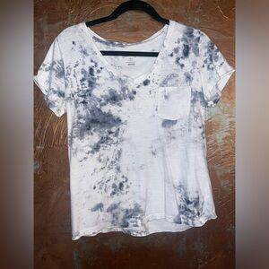 Black and White “Tye-Dye” look Vneck